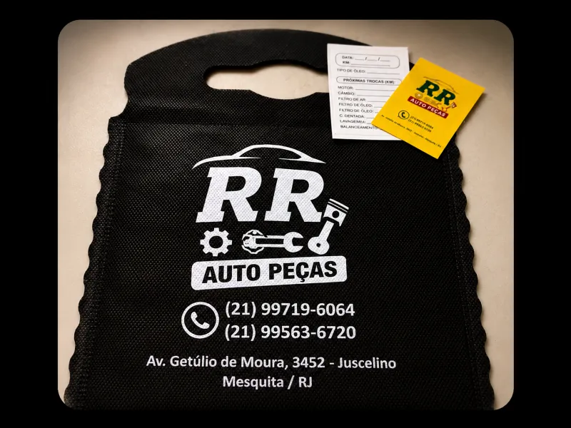 Sacola da RR Autopeças com informações de contato e horário de funcionamento